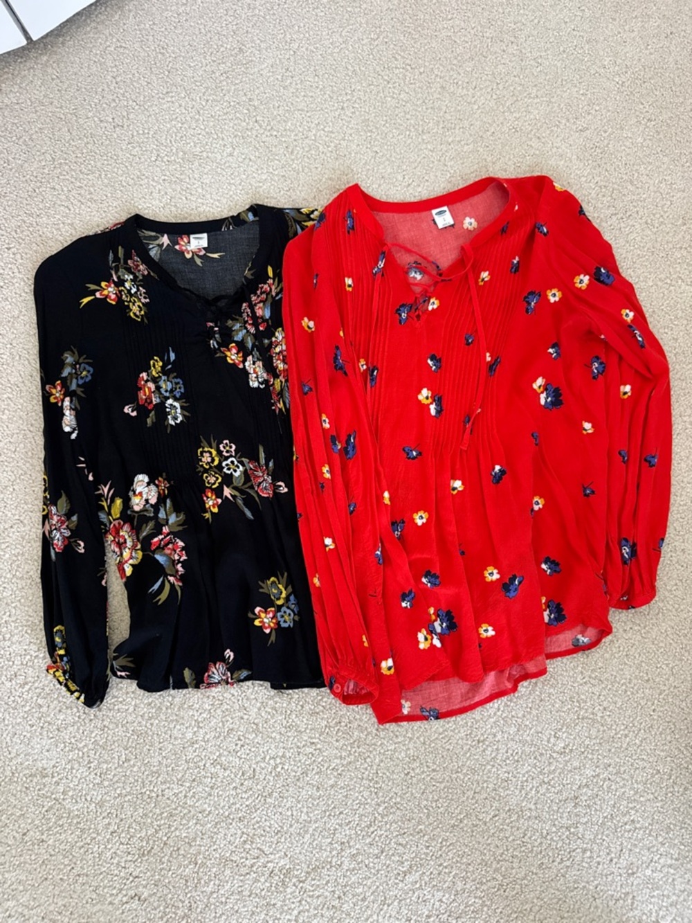 Pair of Old Navy Orange and Black Floral Pintuck Peasant Blouse Size Small